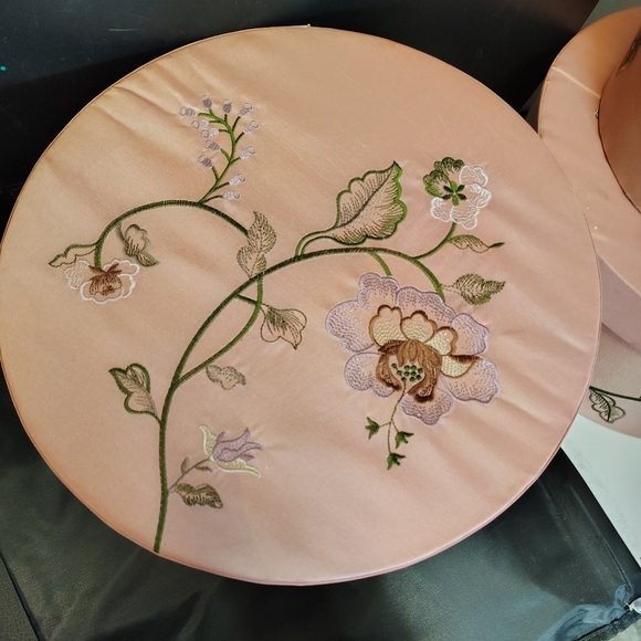 Vintage RARE The Raymond Waits Once Upon A Rose satin covered  hat box set main image 3